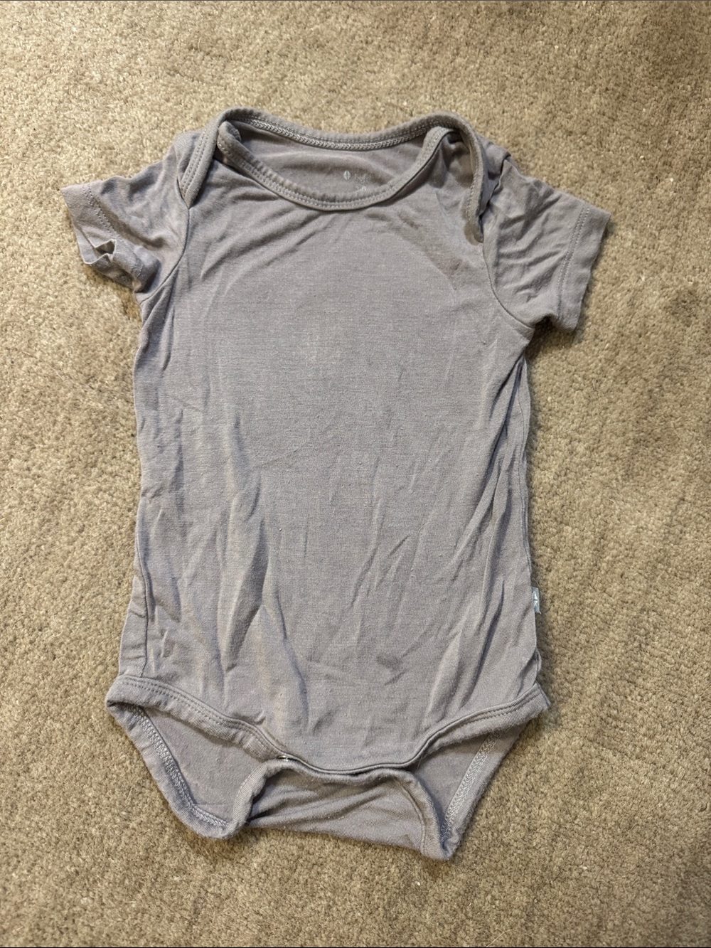 Kyte 3-6M onesie gray